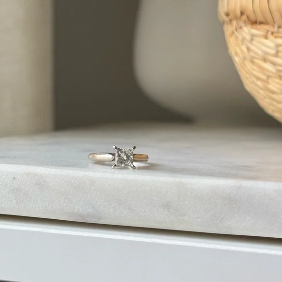 14K White Gold Diamond Wedding Ring - Engagement Ring - Picture 11 of 12